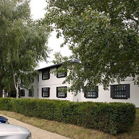 Premier Inn Cobham 科伯姆 外观 照片