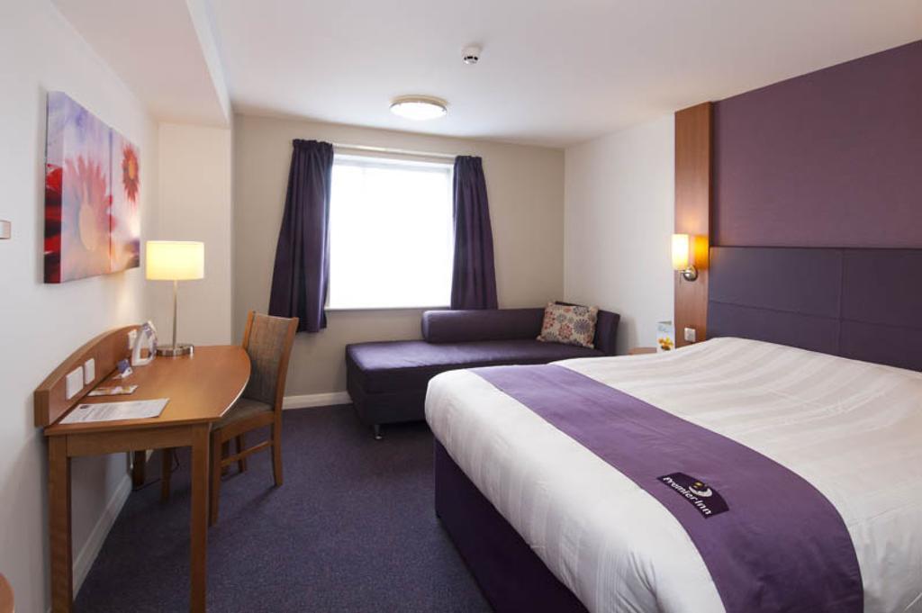 Premier Inn Cobham 科伯姆 客房 照片