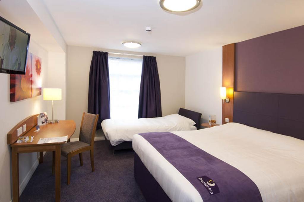 Premier Inn Cobham 科伯姆 客房 照片