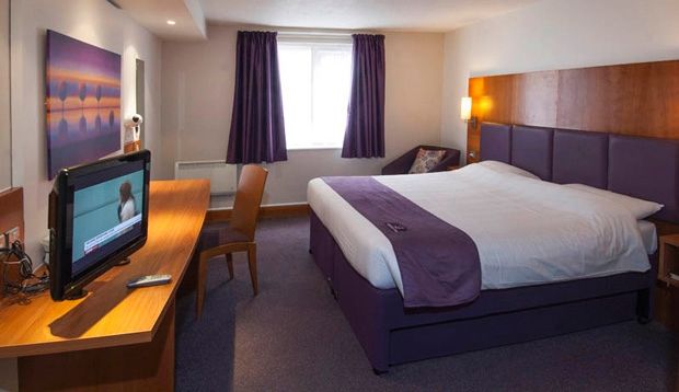 Premier Inn Cobham 科伯姆 外观 照片